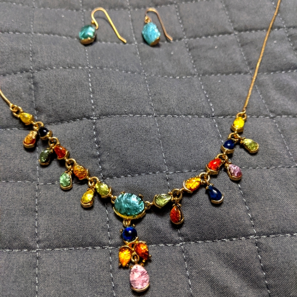 Fashion jewelry necklace and earrings set